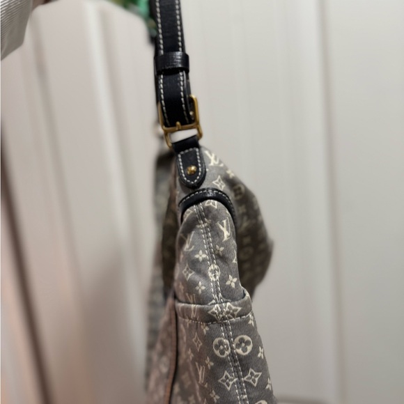 ❤️❤️ Lowest Price I can go. This purse in Hong Kong Dollars was 3300CAD - Picture 5 of 12